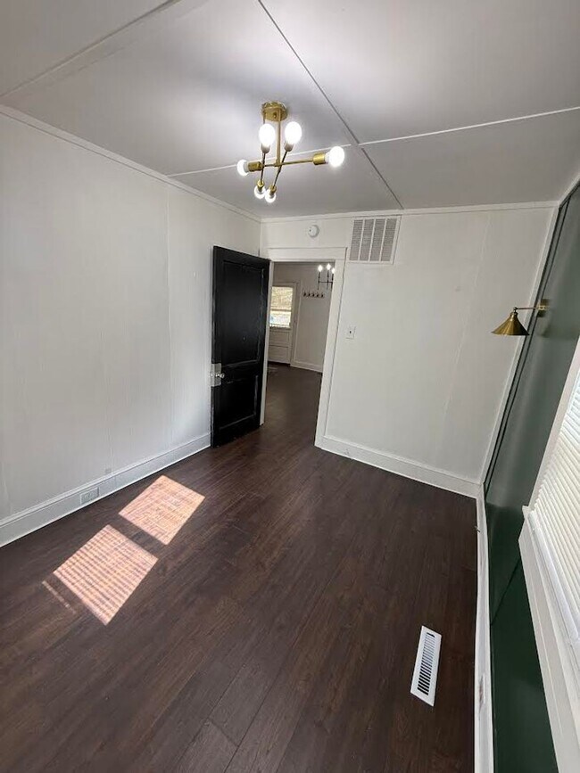 Building Photo - 136 Bridge Valley Rd