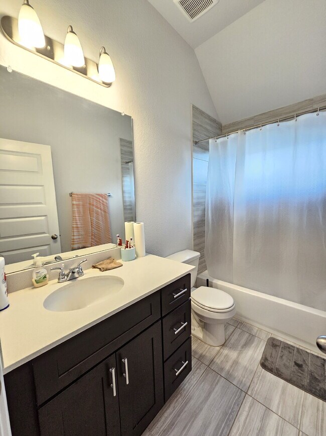 Building Photo - Gorgeous First Time Rental, 4 bed, 3 full bath with flex room which could be used as a 5th bedroo...