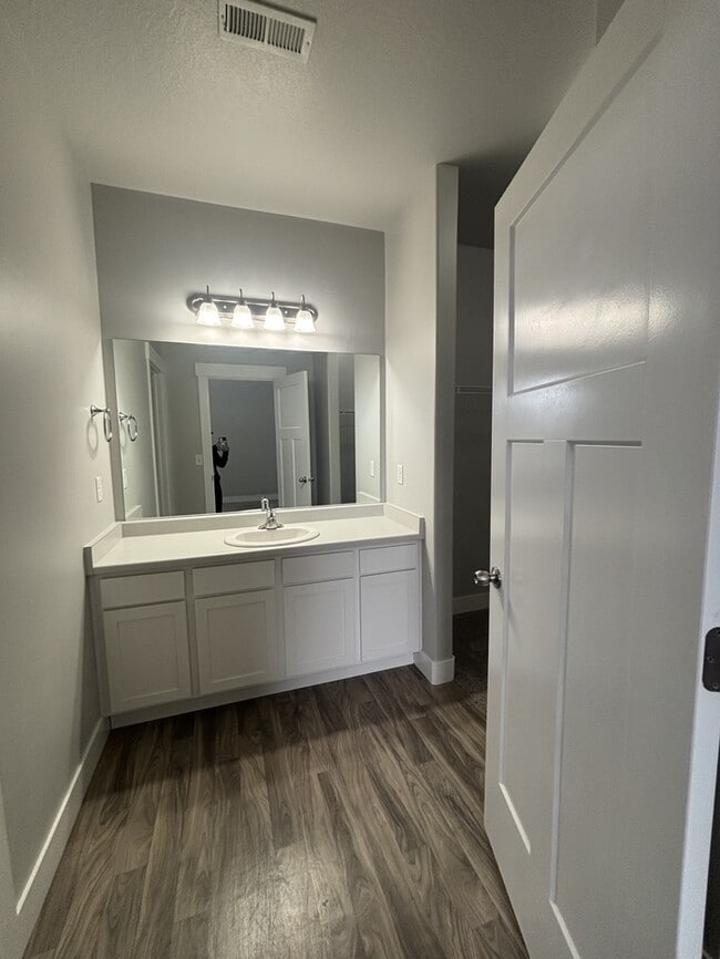 Building Photo - 3 bedroom condo in Herriman