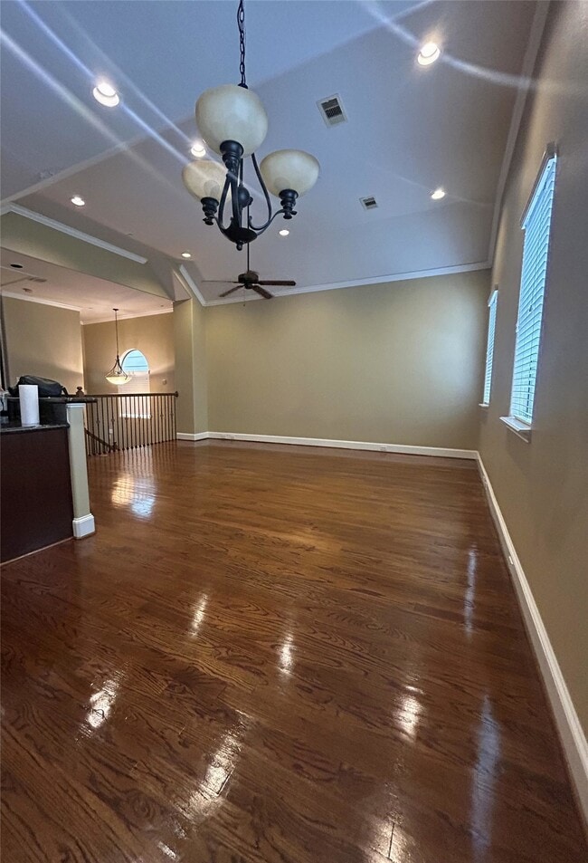 Building Photo - 6353 Richmond Ave.