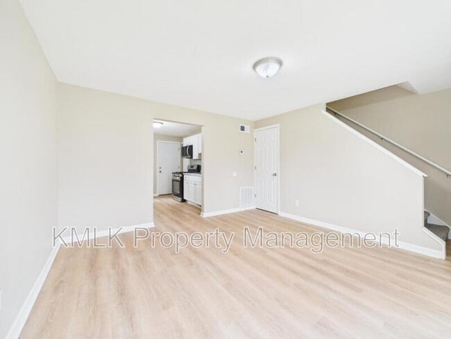 Building Photo - 9042 Maple Grove Rd