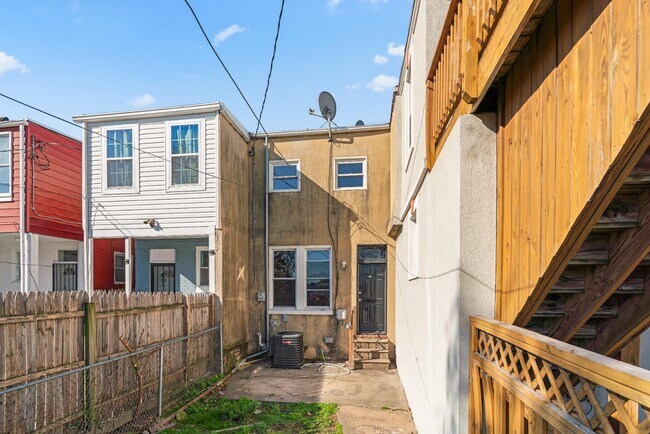 Building Photo - 419 N Collington Ave