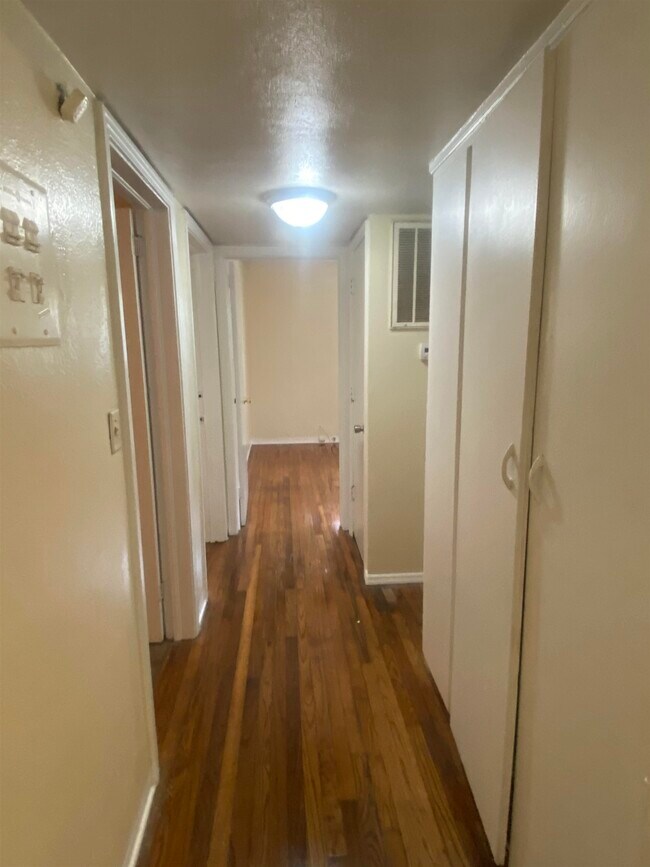 Building Photo - 1609 Atkamire Dr