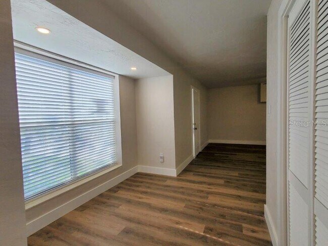 Building Photo - 2472 Picnic St