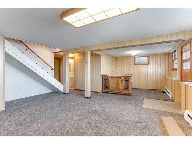 Building Photo - 2331 W Medicine Lake Dr