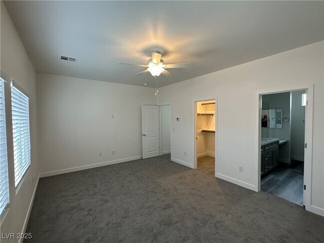 Building Photo - 1180 Blossom Pt St
