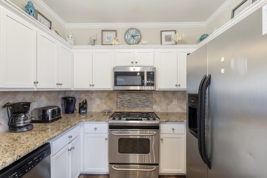 Building Photo - 9 Amber Cove