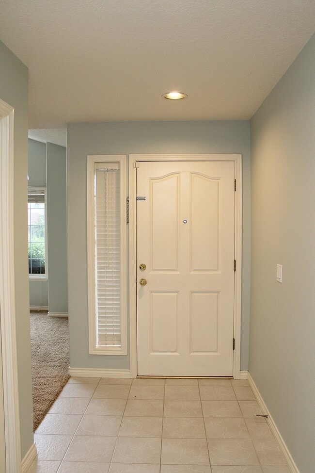 Building Photo - 15040 SE Lostine Dr