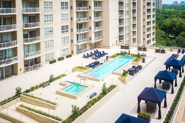 Building Photo - 3225 Turtle Creek Blvd