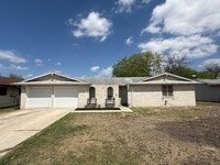 Building Photo - 5015 David Scott Dr