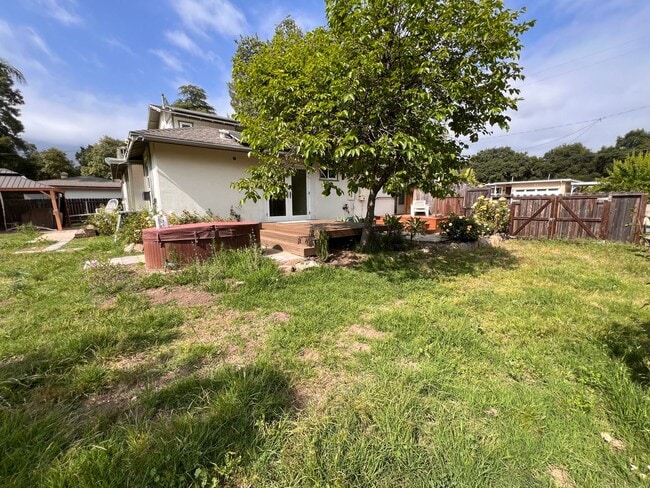 Building Photo - 361 Avenida De La Vereda