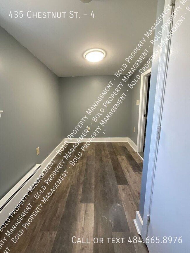 Building Photo - 435 Chestnut St