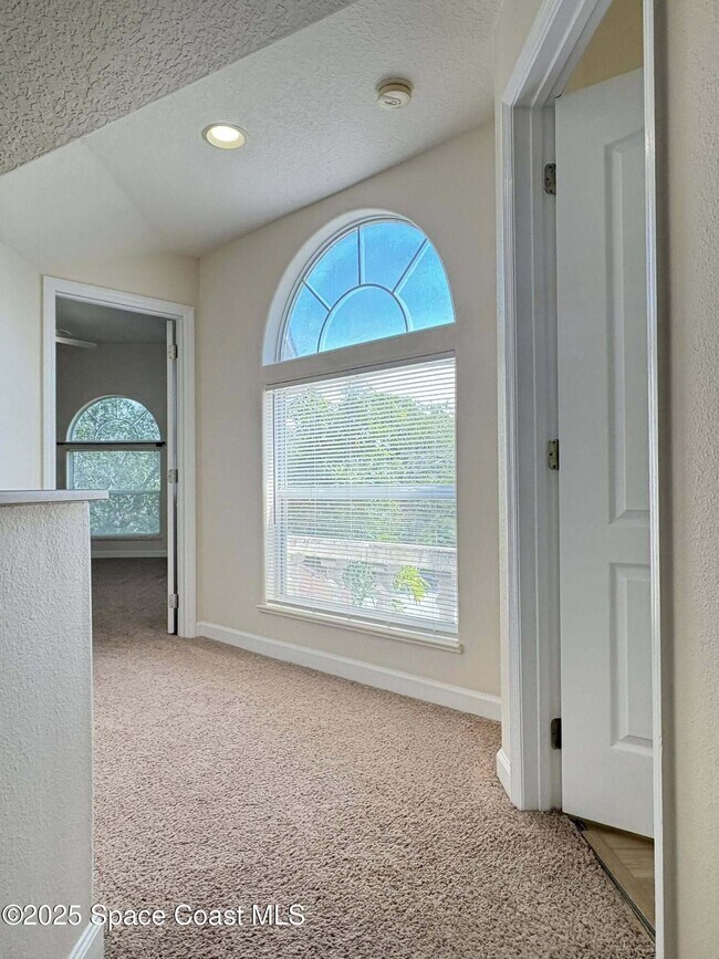Building Photo - 791 Sunset Lakes Dr