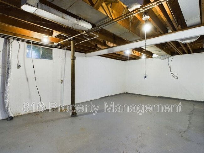 Building Photo - 1323 Meadow Lake Terrace