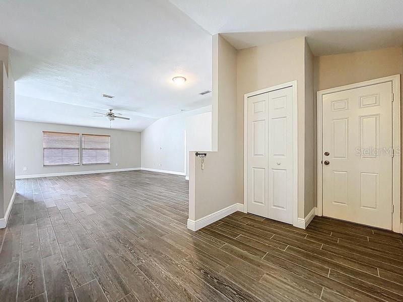 Building Photo - 2049 Darlington Oak Dr