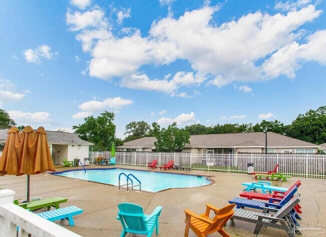 Building Photo - 2511 Trailwood Dr
