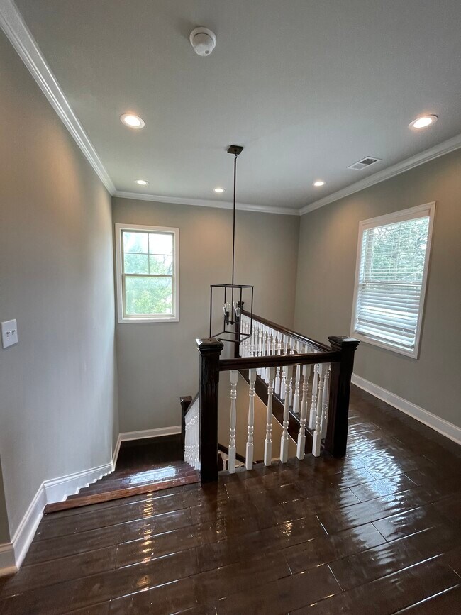 Building Photo - 1515 Chamberlain Ave