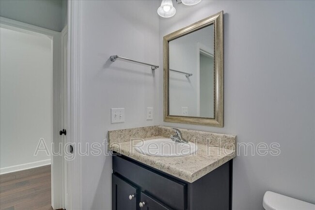 Building Photo - 3028 Ashley Lp