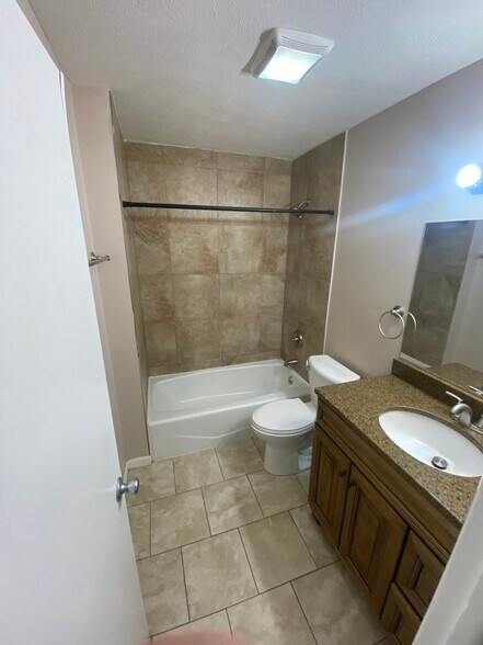 Building Photo - 6708 S 48th St