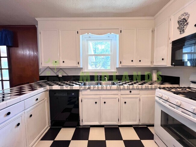 Building Photo - 3836 Davies Dr