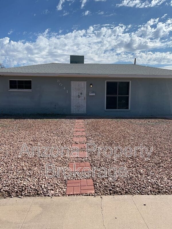 Building Photo - 8041 N 30th Dr