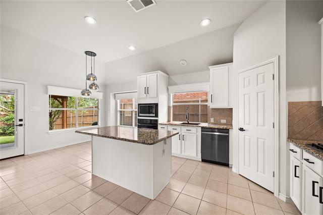 Building Photo - 5906 Independence Ct