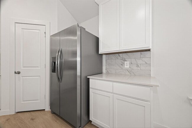 Building Photo - 3827 Langridge Dr