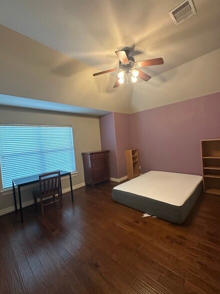 Building Photo - 2615 Starboard Point Dr