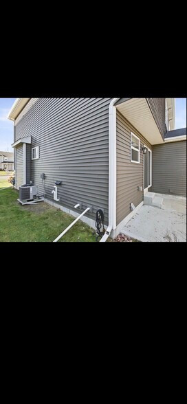 Building Photo - 103 North Star Dr