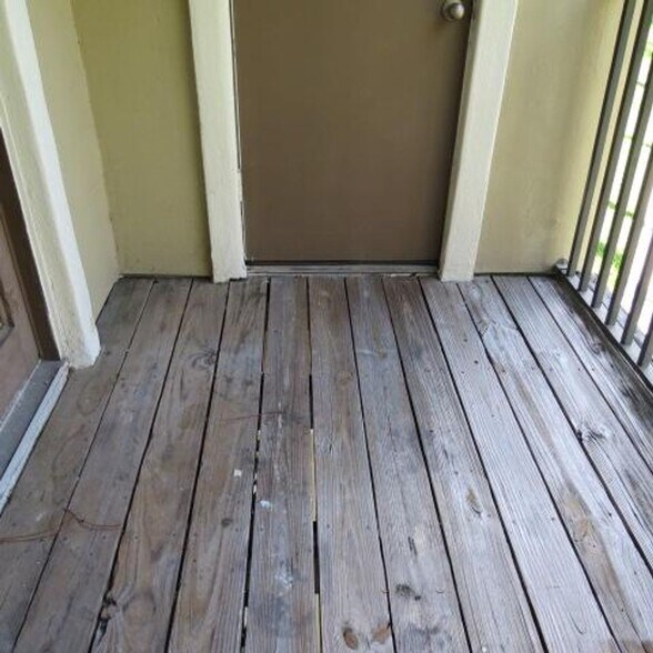 Building Photo - Altamonte Springs 1/1 condo in Gated Commu...
