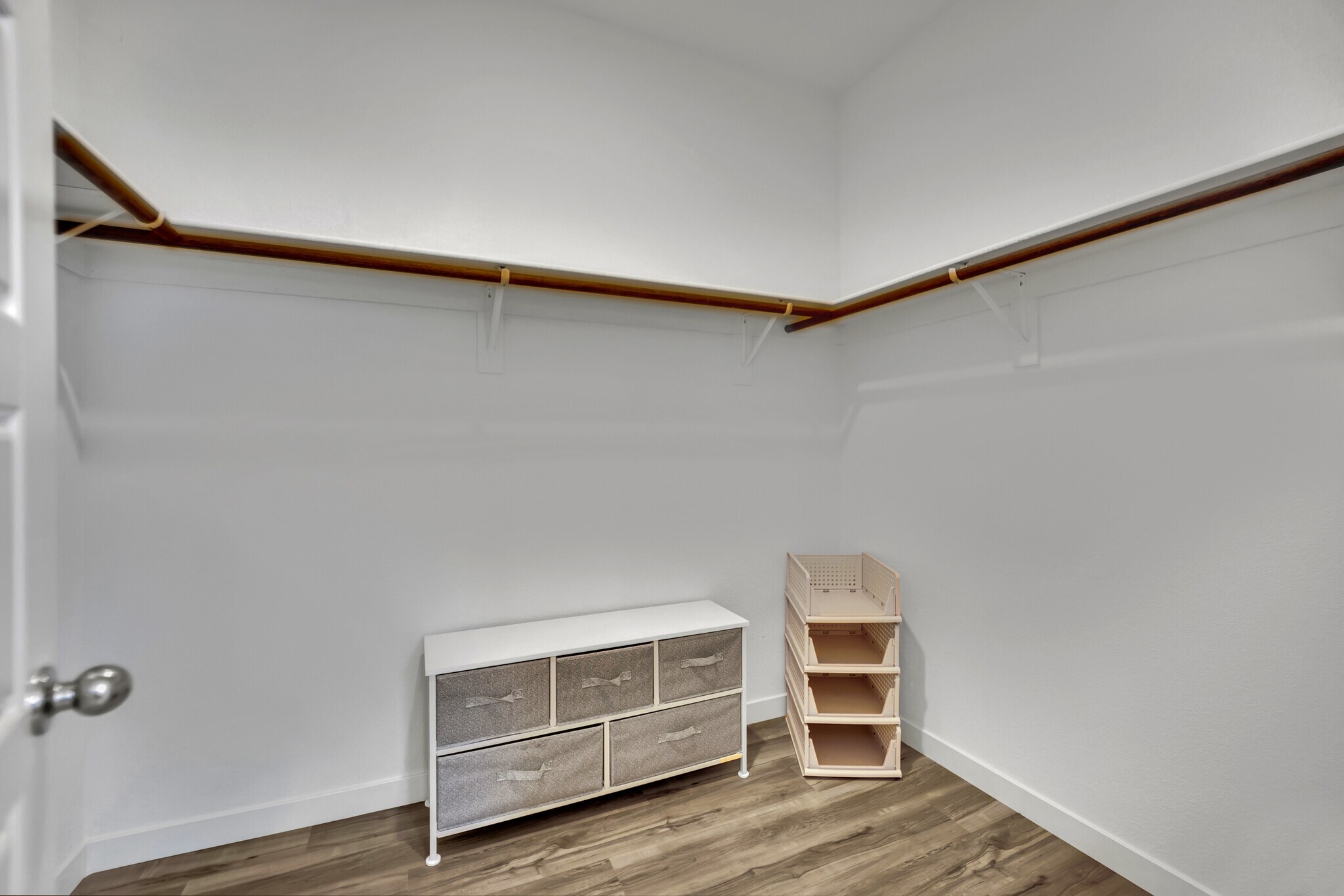 Walk-in Closet - 9440 Sequoia Ridge Ave