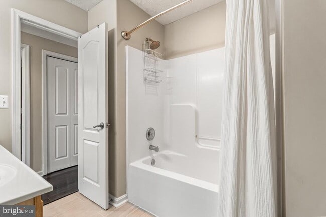 Building Photo - 8920 Flour Ct