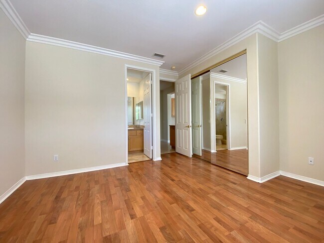 Building Photo - Beautiful 5 bedroom Newbury Park home with mountain views