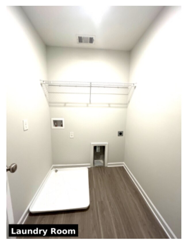 Building Photo - 8 SAW