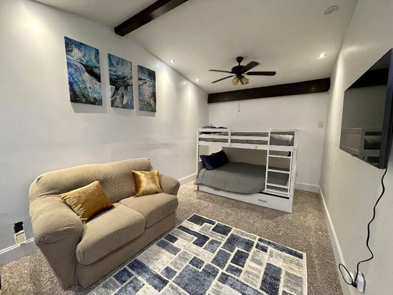 Building Photo - 193 E Highland Dr