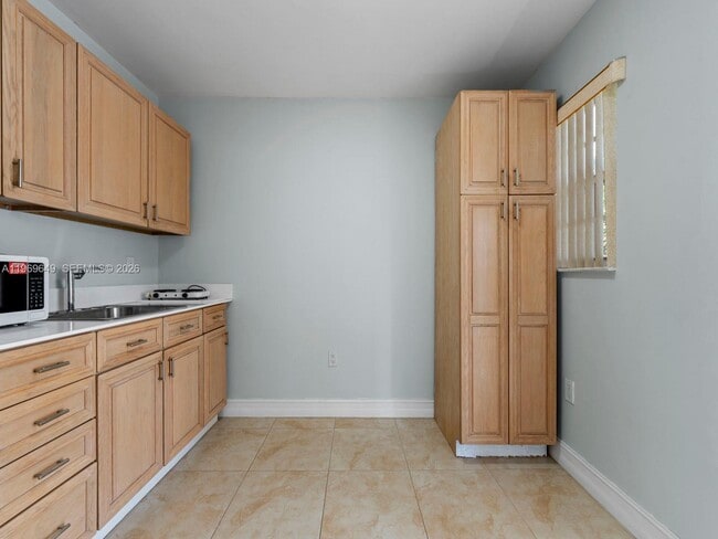 Building Photo - 3605 SW 122nd Pl