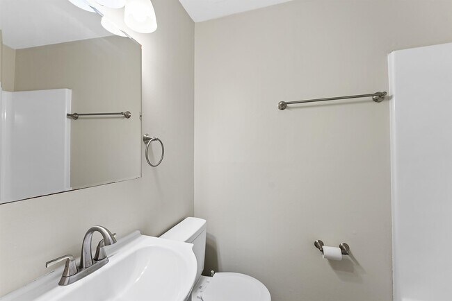 Building Photo - 2808 Bardwell Rd