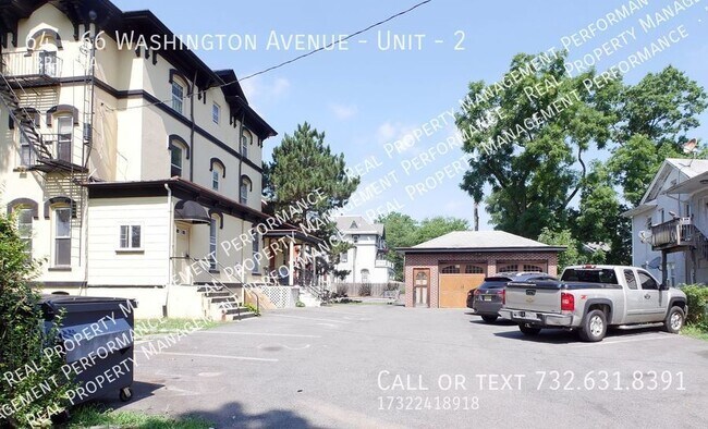 Building Photo - Very Large 1 Bedroom 1 Bath 1st floor apar...