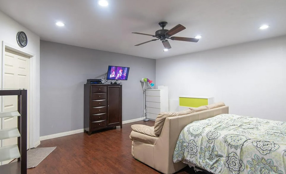 Building Photo - 6651 Morocco St