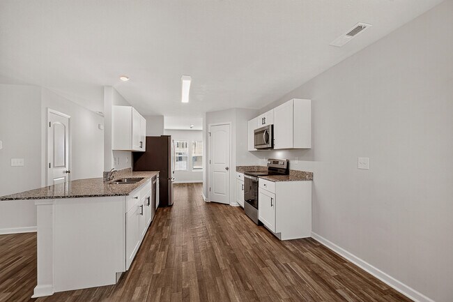 Building Photo - 2905 Shasta Dr