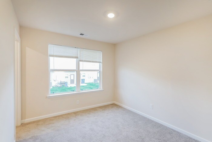 Building Photo - 6082 Cullen Dr