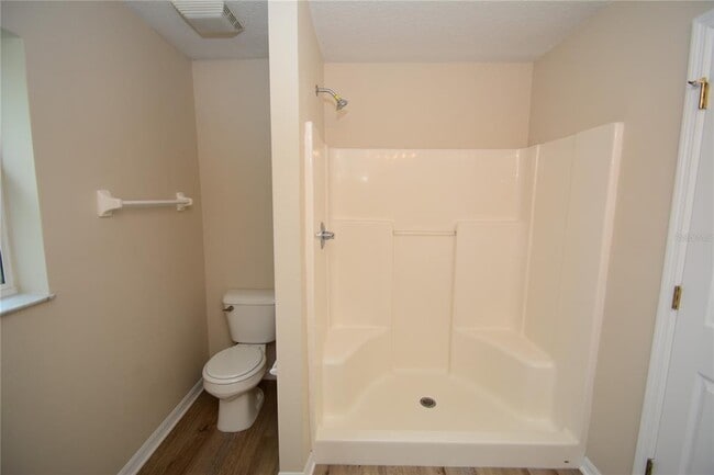 Building Photo - 20 Wheeler Ln