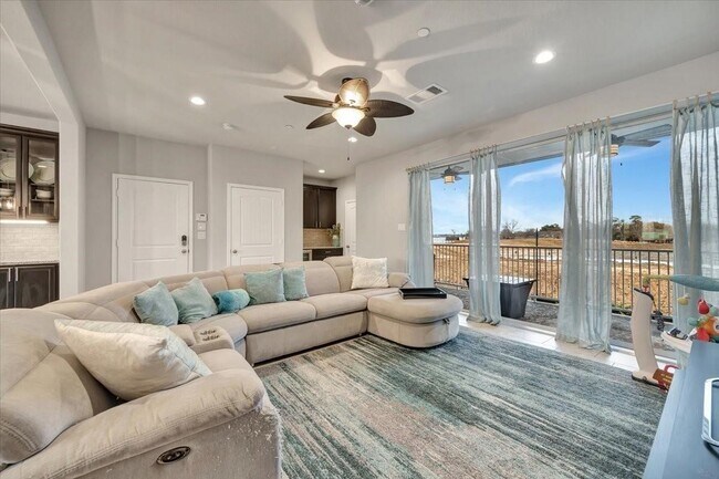 Building Photo - 1414 Veranda Mist