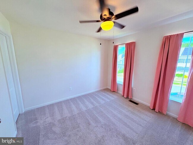 Building Photo - 1071 Coastal Ave