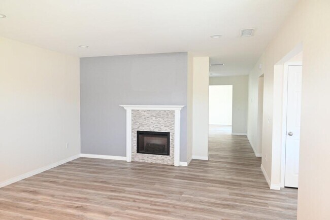 Building Photo - 20503 Madrona Ave