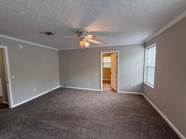 Building Photo - 72 Pisces Dr