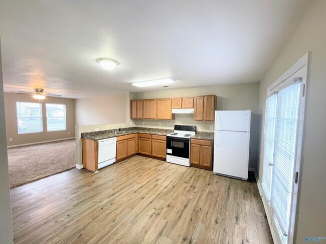 Building Photo - 229 Whitestone Dr NE