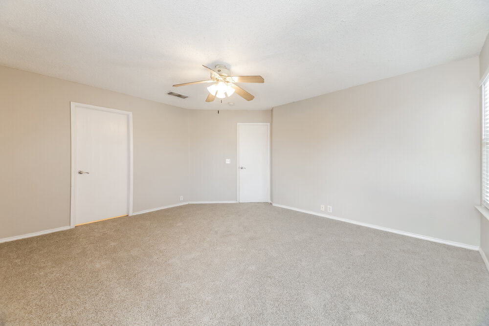 Building Photo - 1024 Springcreek Dr