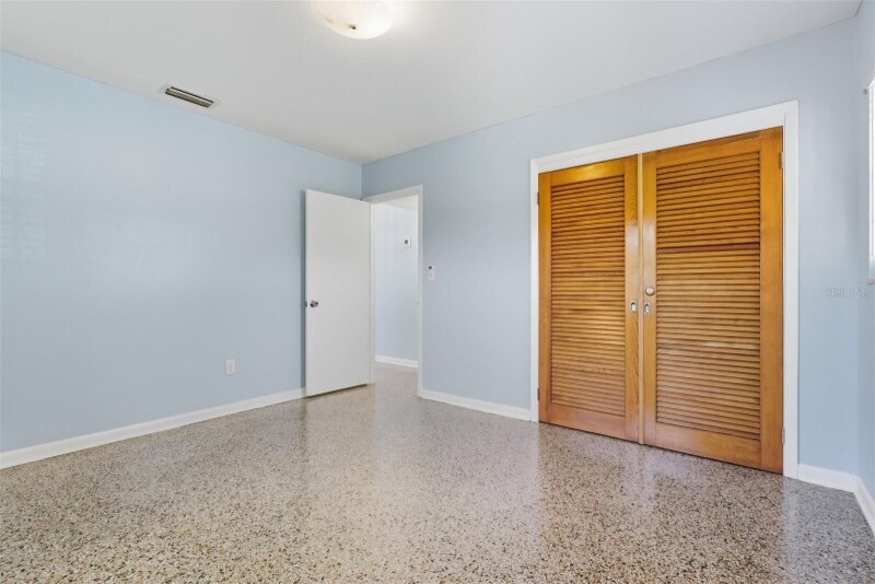 Building Photo - 7101 N Howard Ave