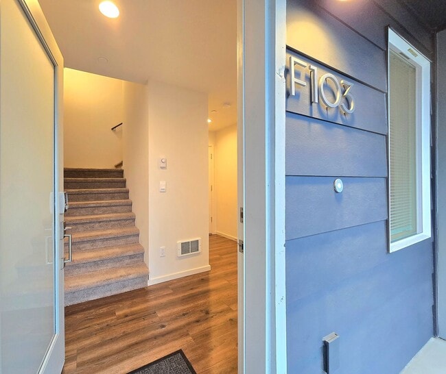 Building Photo - 4 Bedroom Townhome in Monroe - Pet Friendly - 1/2 1st Month Rent!